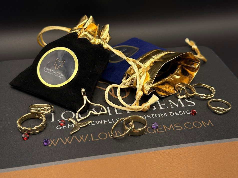 10kt Yellow Gold - Wrap Around Heart Statement Ring