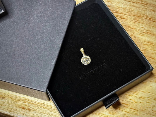 14k Yellow Gold Chai Circle Pendant