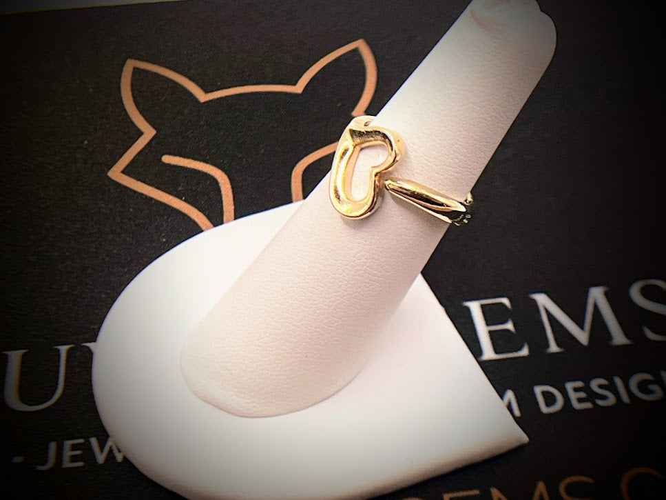 10kt Yellow Gold - Wrap Around Heart Statement Ring